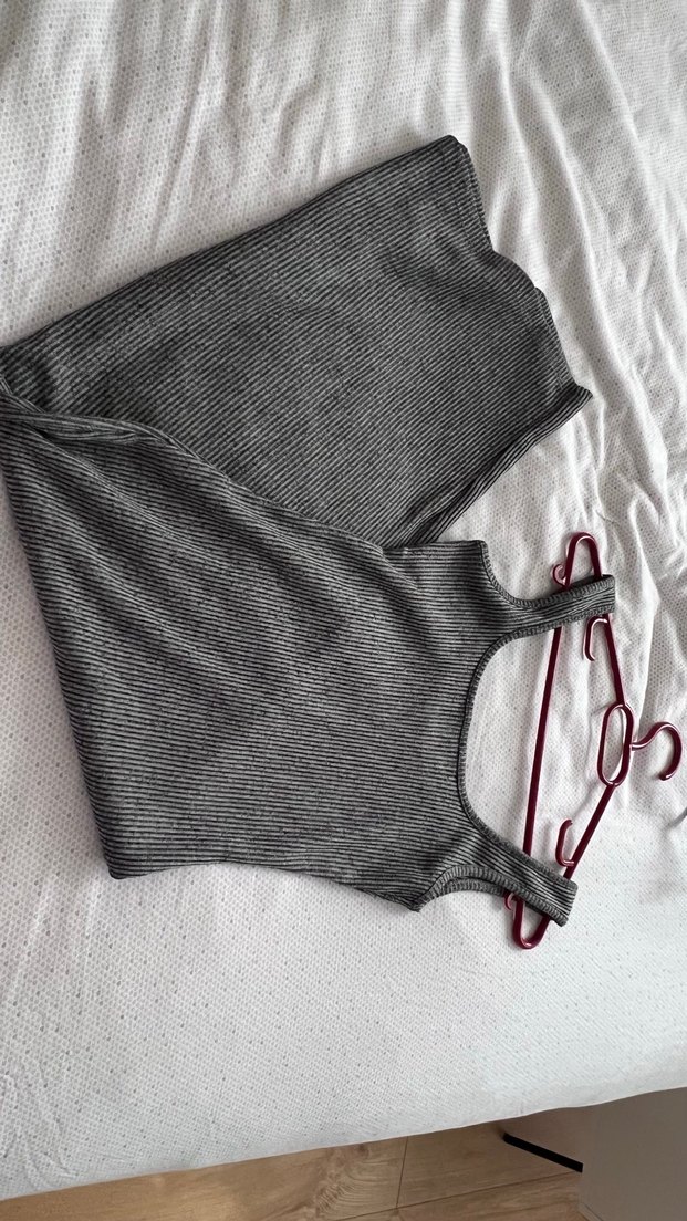 Gri diz alti Kolsuz Dar Kesim Elbise - Görsel 3