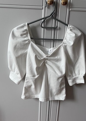 Beyaz balon kol tisort - Görsel 2