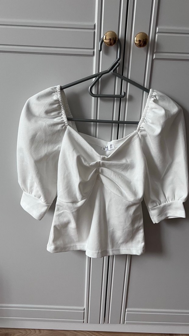 Beyaz balon kol tisort - Görsel 2