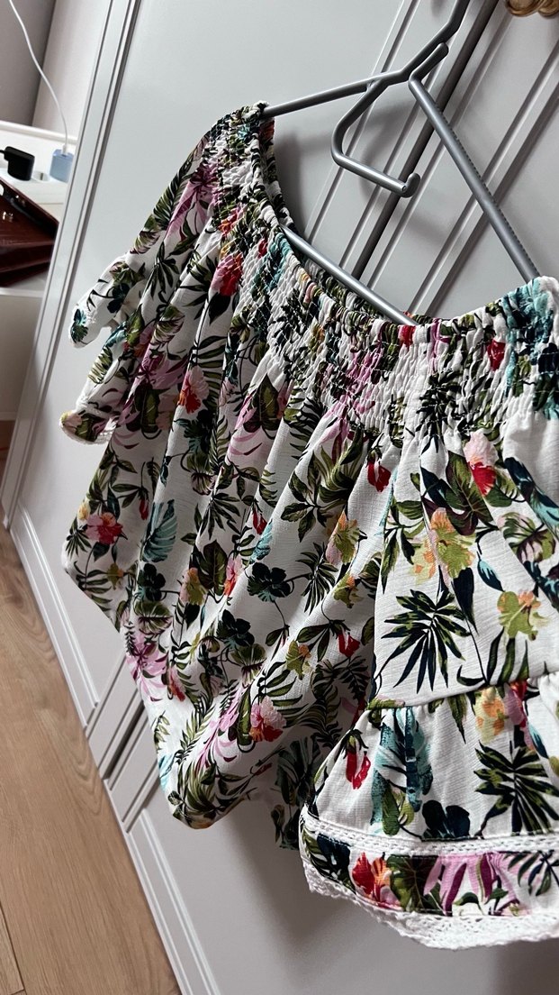 Çiçek Desenli, kayik yaka bluz - Görsel 3