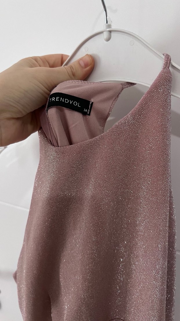 Gül kurusu renge yakin parlak simli elbise - Görsel 5