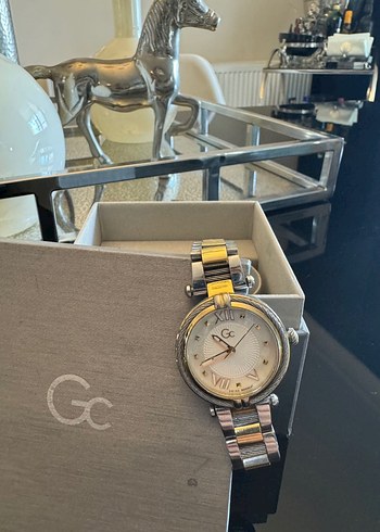 GC Kadın Altın Gri Kemerli Kol Saati - Görsel 3