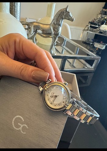 GC Kadın Altın Gri Kemerli Kol Saati - Görsel 2