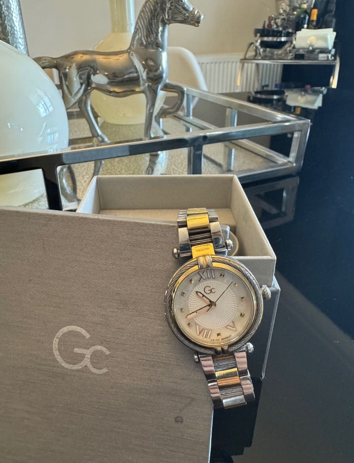 GC Kadın Altın Gri Kemerli Kol Saati - Görsel 3