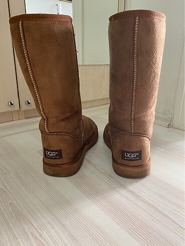 Ugg ( kahverengi uzun boy)