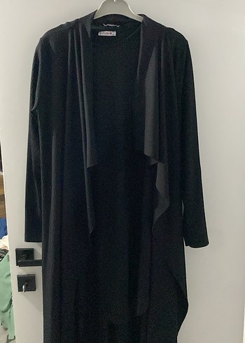 Siyah Yüksek Yakalı Kolsuz Midi Elbise takım tesettur - Görsel 2