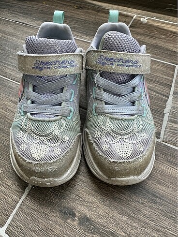Skechers 25 no spor ayakkabısı