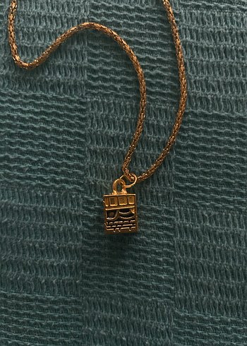 Zincirli Altın Renk Kâbe Uçlu Kolye - Görsel 3