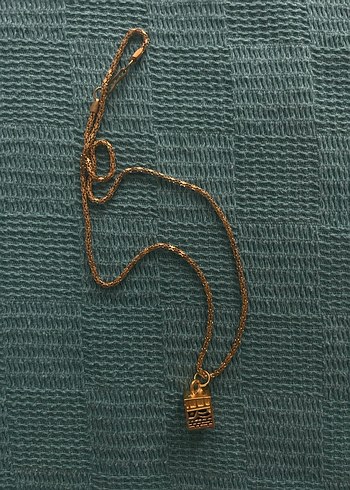 Zincirli Altın Renk Kâbe Uçlu Kolye - Görsel 2