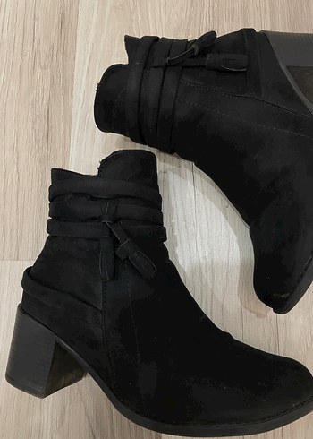 Siyah Süet Fermuarlı Kadın Bot - Görsel 2