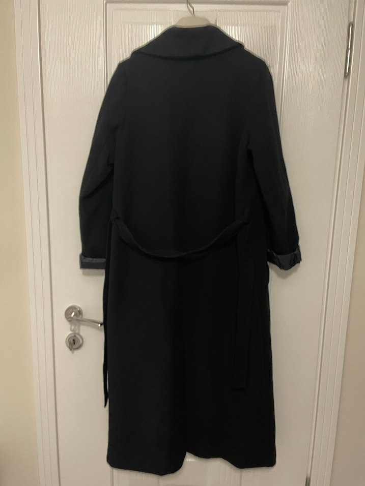 Siyah Astarlı Uzun Klasik Kaban - Görsel 3