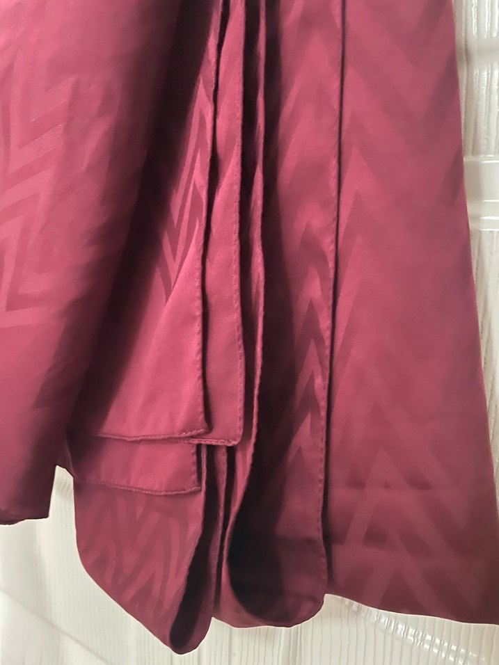 Bordo Kadın Drapeli Saten Şal - Görsel 5