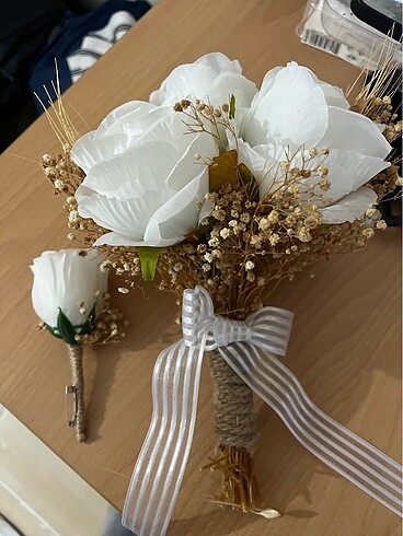 Beyaz gelin nikah çiçeği damat yaka çiçeği