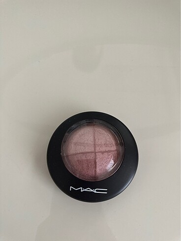 Mac warm aura skinfinish