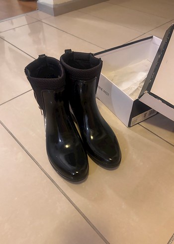 Nine West Sik Siyah Bilek Boy Yagmur Botu