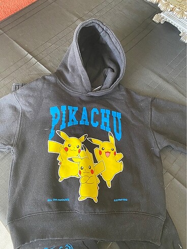 6 Yaş Beden Zara 6-7 yaş Pokemon eşofman takımı