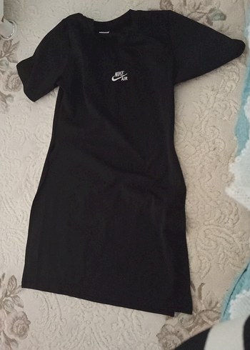 Nike Siyah Minimal Tisort