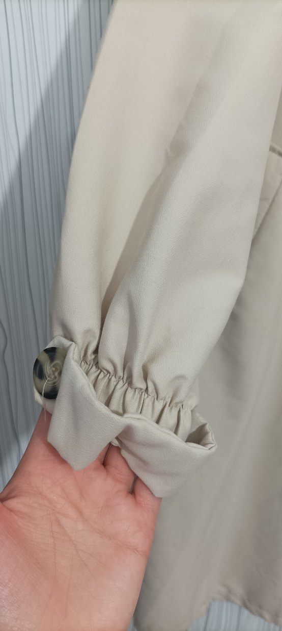 Düğmeli Bej Kadın Trençkot - Görsel 3