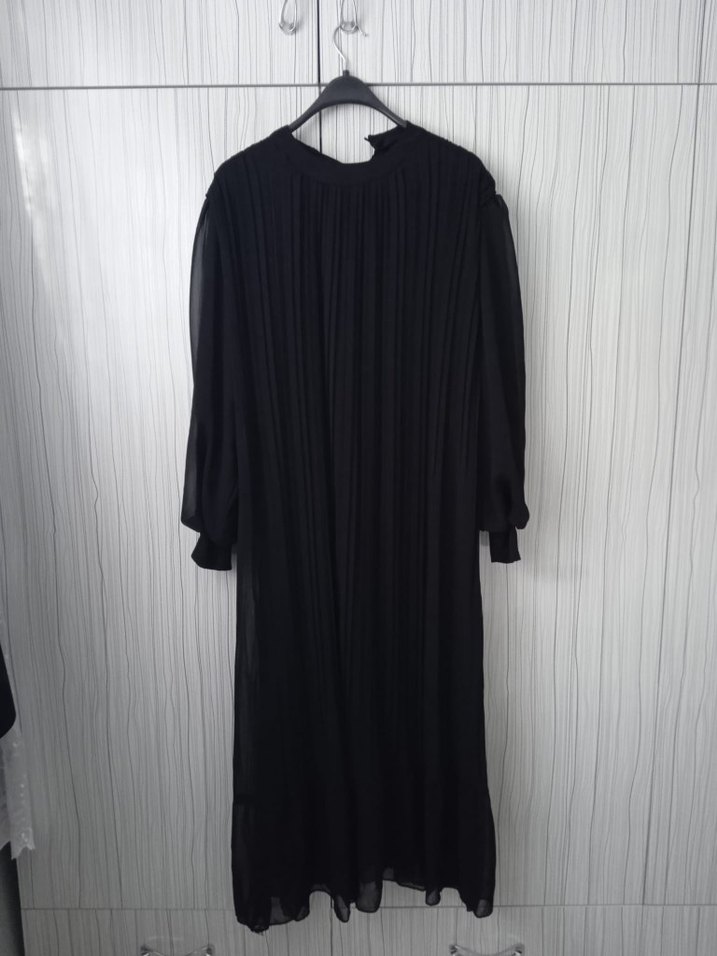 Uzun Siyah Pliseli şifon Elbise - Görsel 2