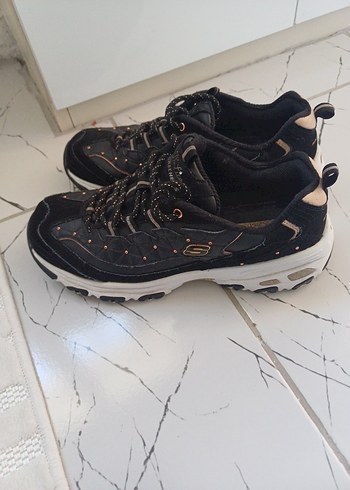 Skechers ürün orjinal skechers yeni gibi 2 3 kez giyildi