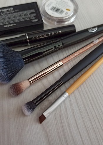 Avon Far Paleti Fırça Ruj