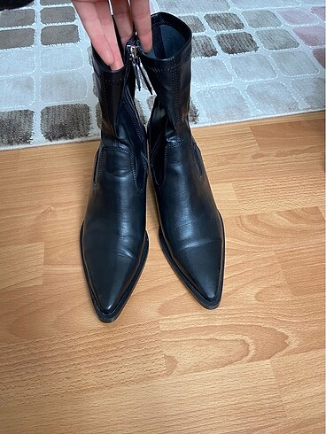 38 Beden Zara Bot