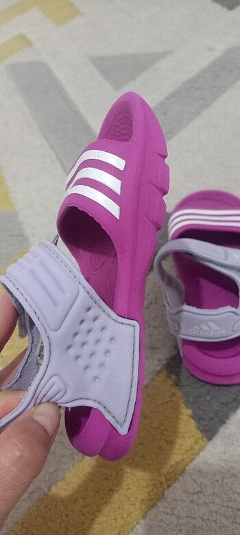 26 Beden Adidas kız çocuk sandalet