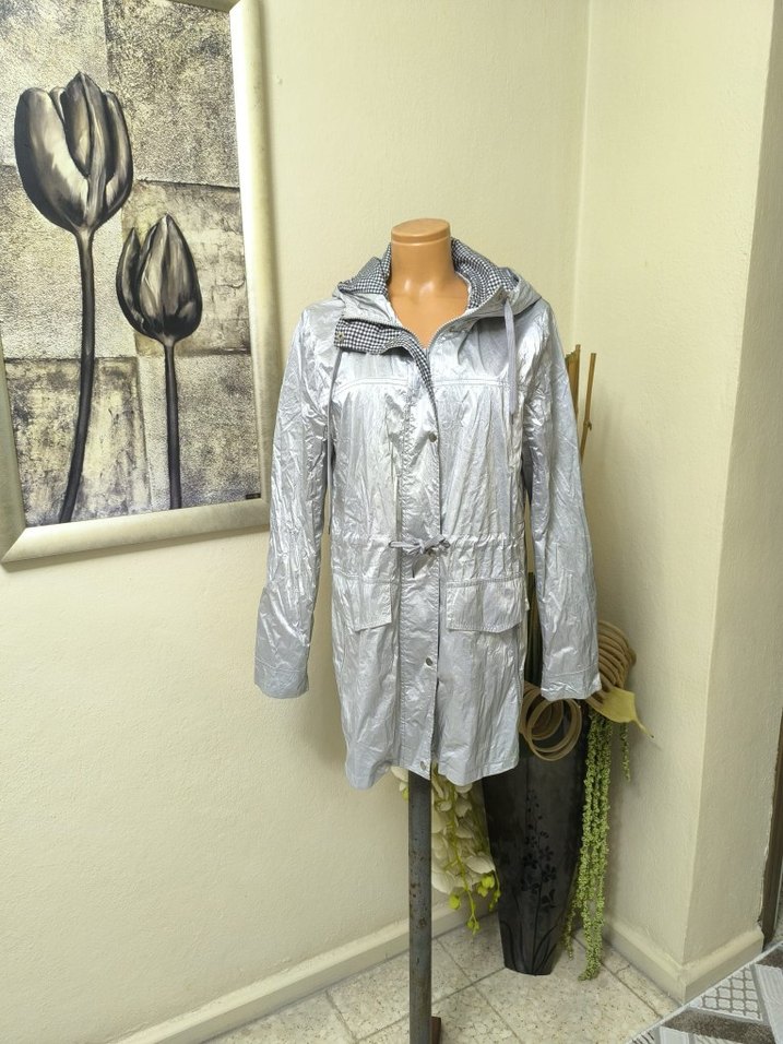 Kadın Gri Kemerli Mini Yağmurluk - Görsel 3