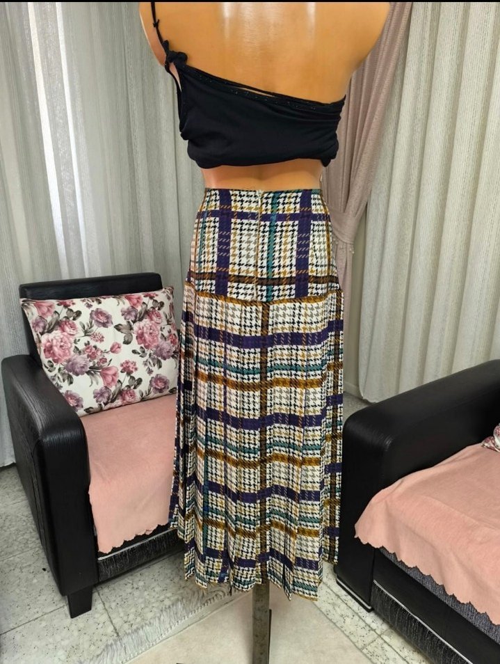 Çok Renkli Pilili Uzun Kadın Etek - Görsel 4