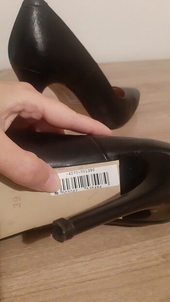 39 Beden siyah Renk Beta 39 numara 9 cm deri topuklu ayakkabı