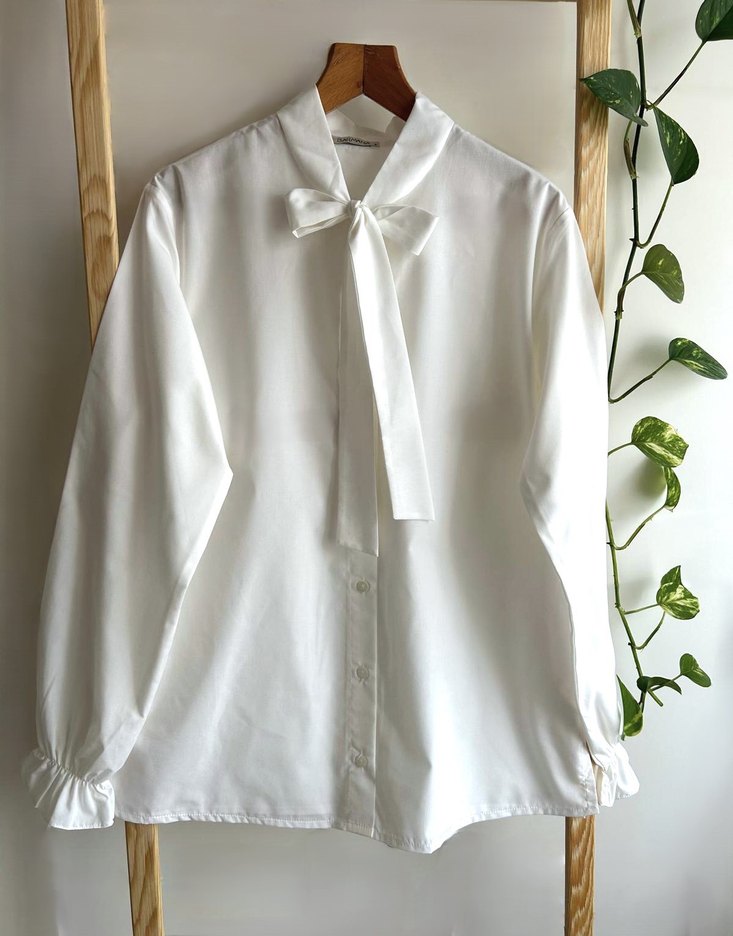 Fular yaka ekru renk kadın gömlek - Görsel 2