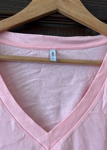 Pembe V Yaka Kadın sıfır Tişört - Görsel 2