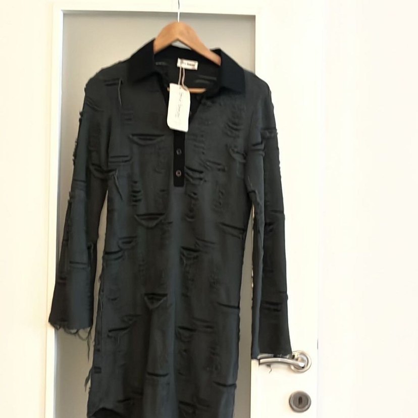 Tasarım sökük efektli elbise - Görsel 2