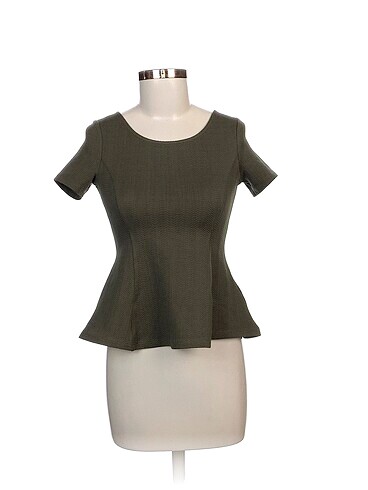 H&M T-shirt %70 İndirimli.