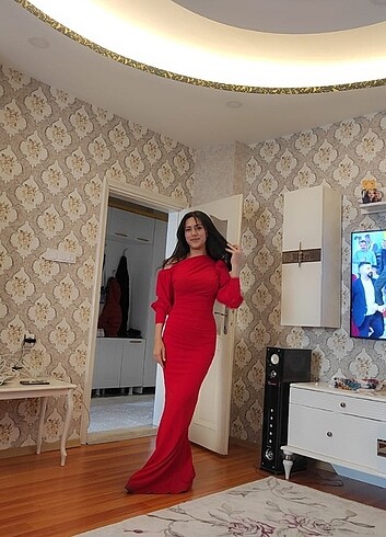 Uzun kırmızı elbise 