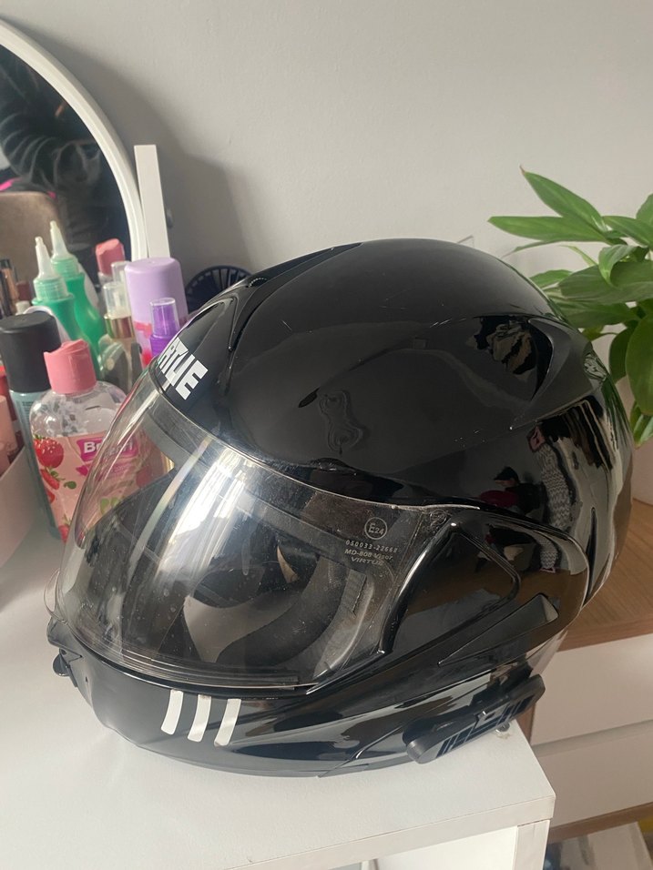 Siyah Baskılı Motosiklet Kaskı Vırtue - Görsel 2