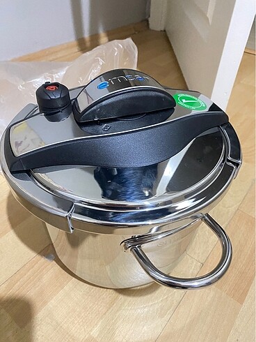 Emsan Emsan Everest düdüklü tencere 7litre