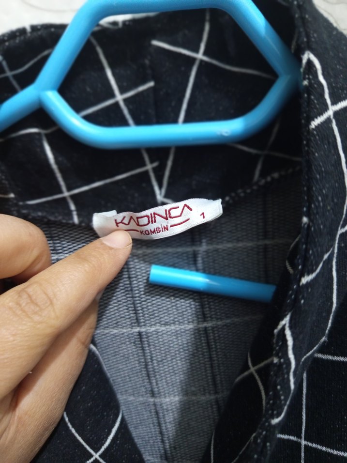 Kemerli Siyah Kareli Uzun Elbise - Görsel 4