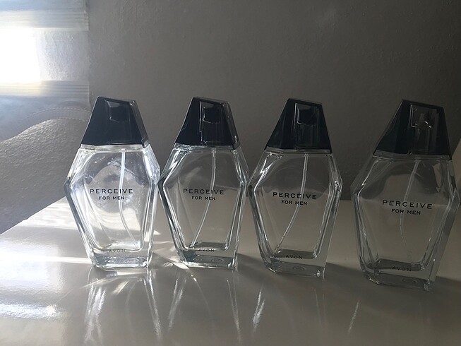 Boş parfum şişeleri