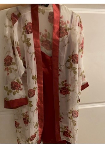 Çiçek Desenli takım - Görsel 3