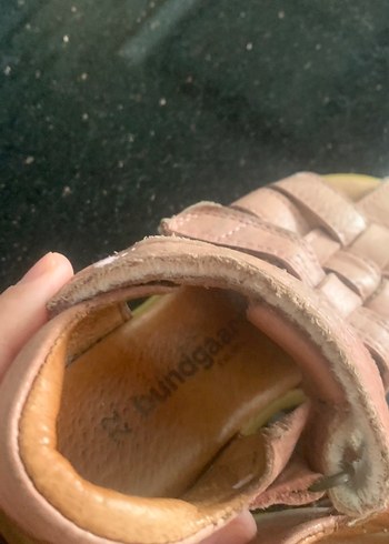 22 Beden pembe Renk Kız Çocuk Bej Tokalı Sandalet