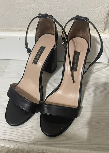 Siyah Modern Klasik Topuklu Kadın Ayakkabı - Görsel 2