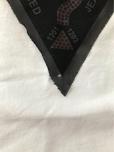 xs Beden beyaz Renk Guess tshirt XS
