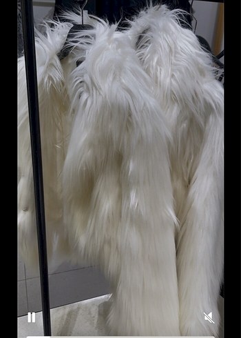 ZARA Beyaz Kürk Detaylı Mont - Görsel 3