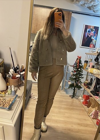 ZARA Altın Detaylı Kısa Peluş Mont - Görsel 6