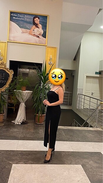 Zara Yırtmaçlı gece elbisesi