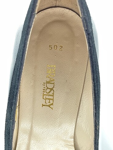 38 Beden siyah Renk PreLoved Dolgu Topuk %70 İndirimli.