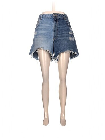 Bershka Mini Şort %70 İndirimli.