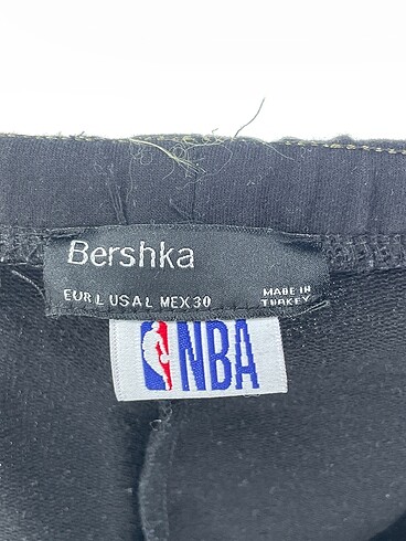 l Beden siyah Renk Bershka Mini Şort %70 İndirimli.
