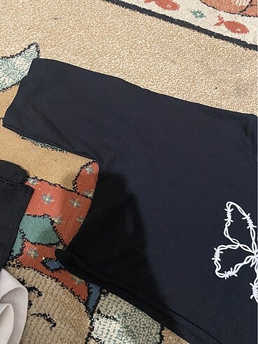 s Beden Siyah kelebek crop tişört